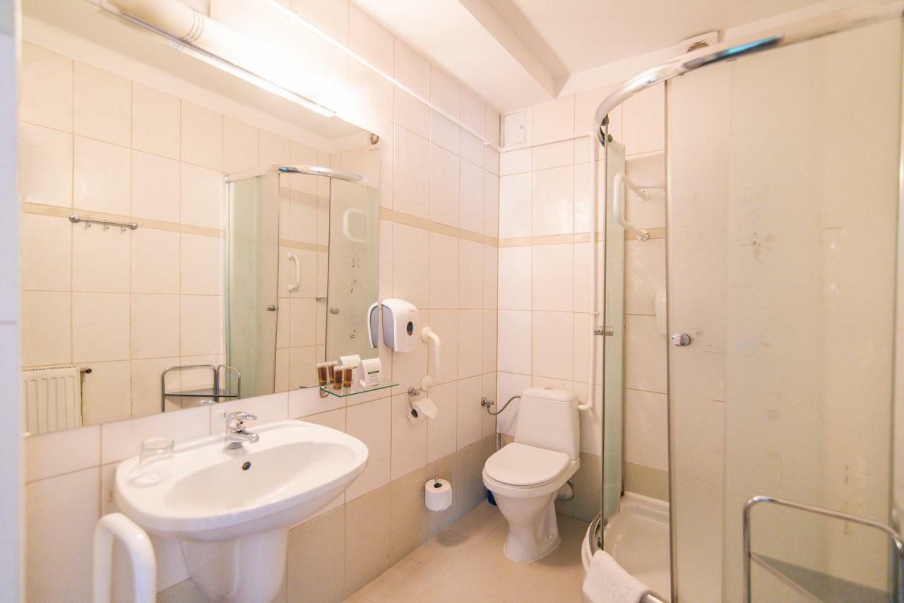 Hotel Forum Rzeszów Esterno foto