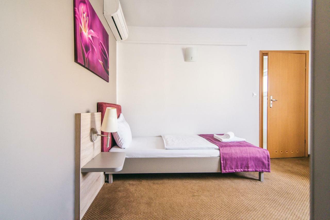 Hotel Forum Rzeszów Esterno foto
